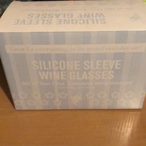 Traveling wine glasses nib and never used